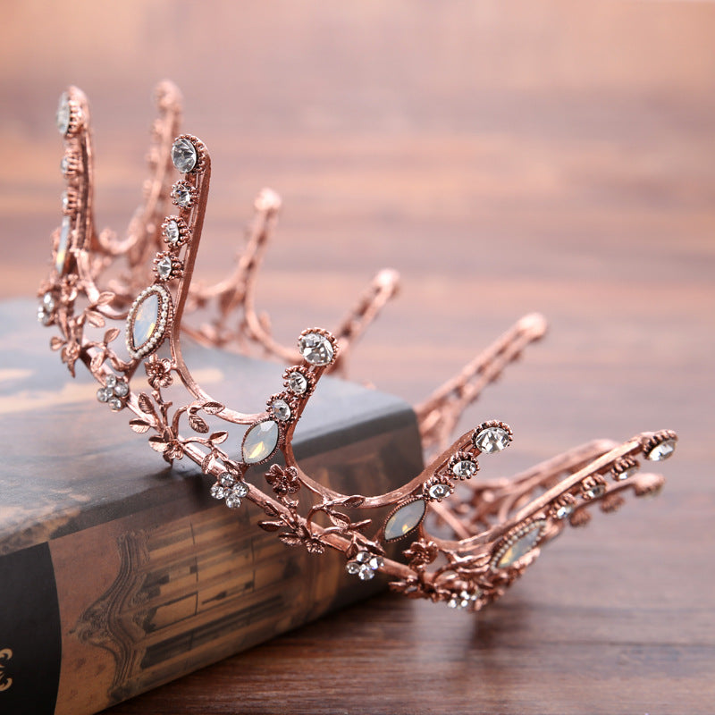 Vintage Queen Crowns - Hellopenguins